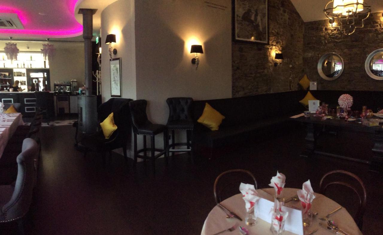 The Lawrence Hotel Athboy Екстериор снимка